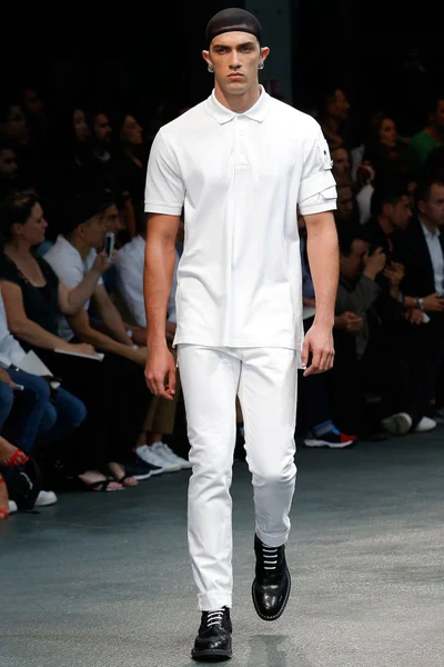 Look 38